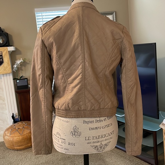 Small Forever 21 Tan Faux-Leather Jacket - Picture 4 of 7